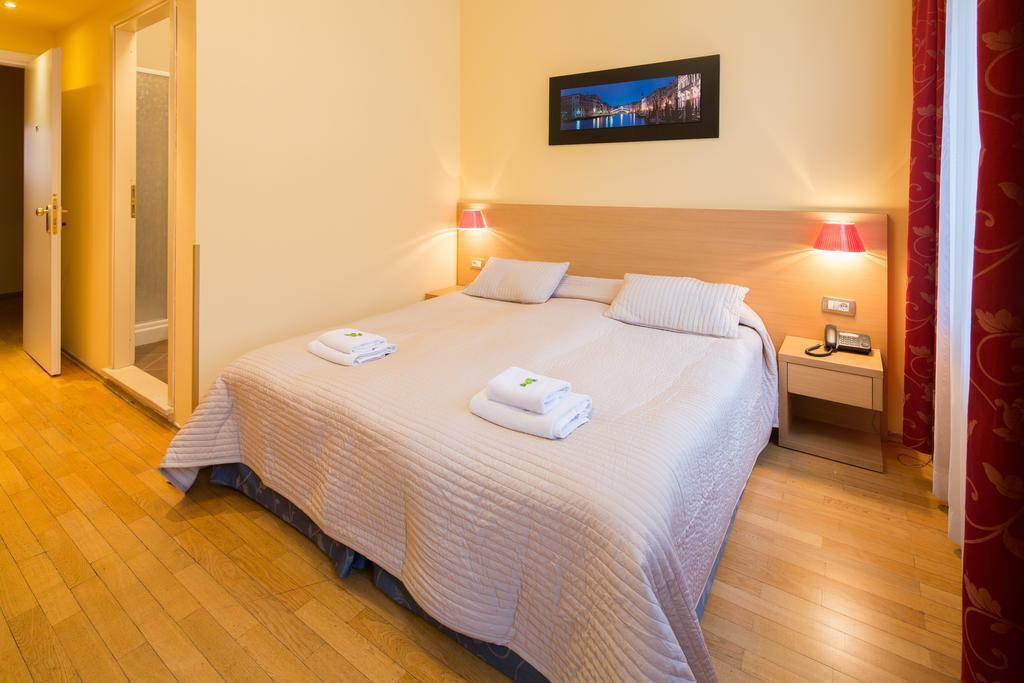 City Lounge Hotel Prague Room photo