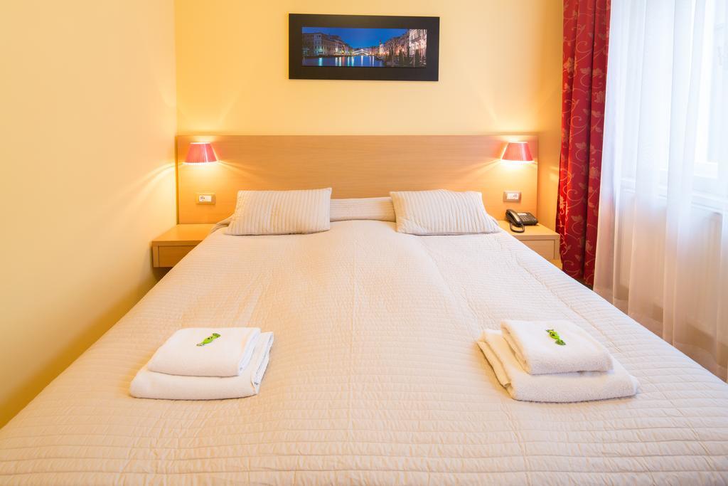 City Lounge Hotel Prague Room photo