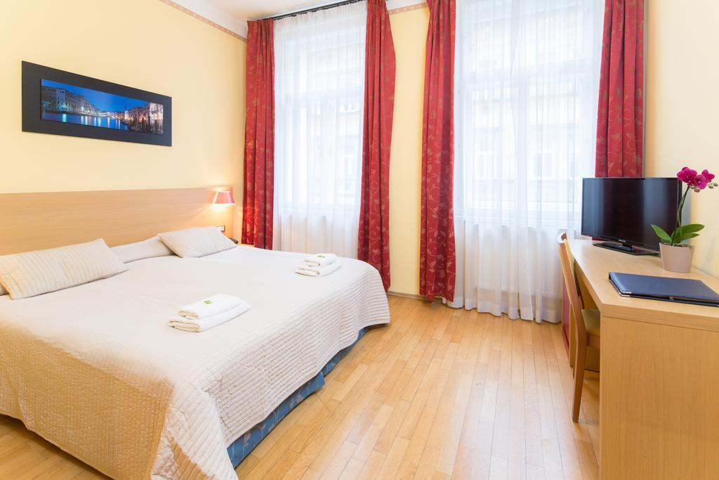 City Lounge Hotel Prague Room photo